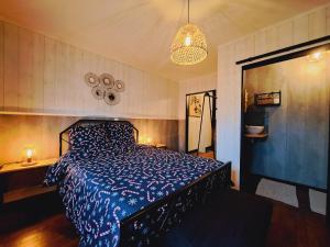 Voodi või voodid majutusasutuse Gîte Chez Simone toas +37 fotot