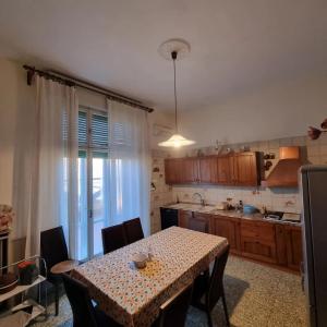 Köök või kööginurk majutusasutuses ViaEmilia