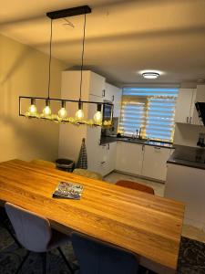Rotterdam Citytrip House tesisinde mutfak veya mini mutfak