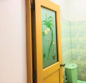 Ένα μπάνιο στο Grand Refuge Holiday Rooms