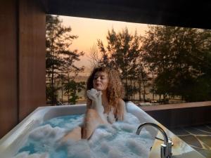Tetamu yang menginap di Red Thread Morjim