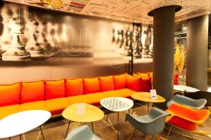 Posezení v ubytování ibis Berlin City Potsdamer Platz