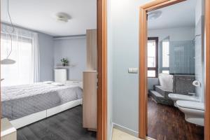 Urban Jungle Oasis King with Free Parking 1061 Budapest, 2 Székely Mihály utca kép - 2