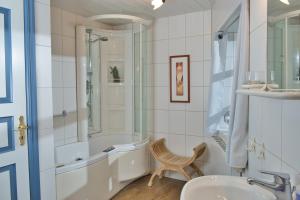 Ένα μπάνιο στο Ferienhaus Auszeit auf dem Berghof +13 φωτογραφίες