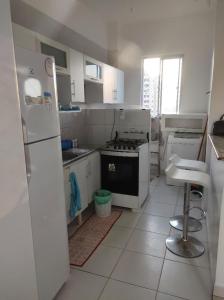 Kitchen o kitchenette sa Apartamento Amplo/Ventilado em Bairro Nobre de Belém-Nazaré - Próximo a Basílica
