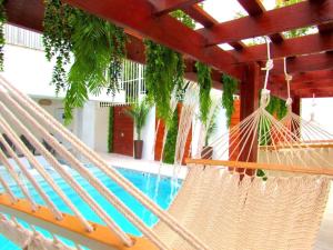 Bazén v ubytování Nautilus by La Jamaca Hotels-Downtown La Parguera nebo v jeho okolí