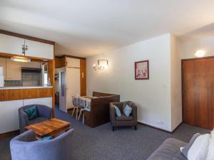 Η κουζίνα ή μικρή κουζίνα στο Appartement 6 pers, 1 ch, balcon, proximité pistes - Gourette - FR-1-400-23