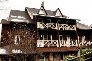 Hoone, kus the country house asub
