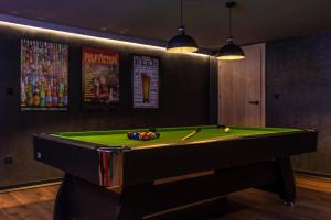 Biliár nebo kulečník v ubytování Willa Szycha