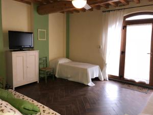A television and/or entertainment centre at Poggio Savelli