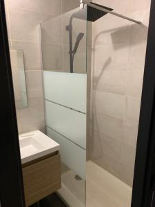 Fotografia z galérie ubytovania Appartement équipé pour 5 pers v destinácii Vénissieux