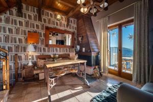 Posedenie v ubytovaní Rock Dandy Deluxe Chalet in Arachova - Delphi, Sauna, Prv Parking, Amazing View