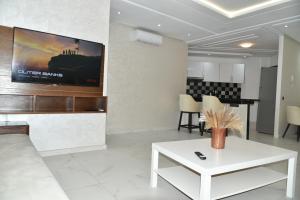 Hall ou réception de l'établissement BRAND NEW! 3 Bedroom Apartment in the Heart of Kenitra