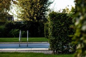 Aed väljaspool majutusasutust B&B Ginnekenshoeve