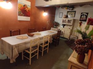 A restaurant or other place to eat at Casa Terzia a 10 min de Logroño