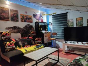 A television and/or entertainment centre at Casa Terzia a 10 min de Logroño