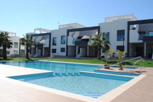 Bazén v ubytování Apartment OasisBeach La Zenia nebo v jeho okolí