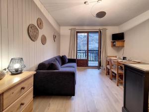 En sittgrupp på Appartement Saint-Martin-de-Belleville, 2 pièces, 4 personnes - FR-1-344-1020