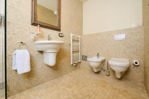 Ένα μπάνιο στο Art Apartments Sievering +34 φωτογραφίες