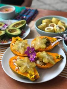 Billede fra billedgalleriet på Jungle Haven Ocean Front Eco Villa On Fruit Farm i Pahoa + 35 billeder