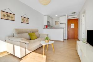 Kuchyňa alebo kuchynka v ubytovaní Vistamarina A108 by IVI Real Estate