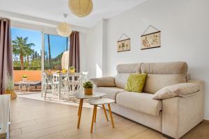 Posedenie v ubytovaní Vistamarina A108 by IVI Real Estate
