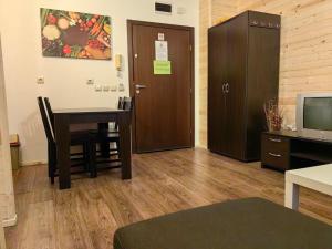 Ruang makan di apartemen