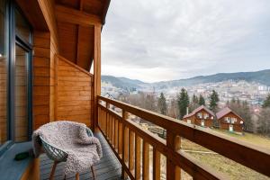 Nespecifikovaný výhled na hory nebo výhled na hory při pohledu z hotelu