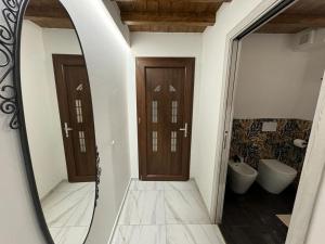 Ένα μπάνιο στο Venus Two-Floored Stylish Apartment in the City Center +18 φωτογραφίες