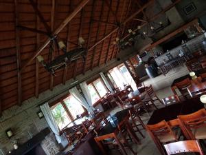 A restaurant or other place to eat at Finca Piedra