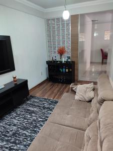 Aconchegante Apartamento em Ouro Preto的休息区