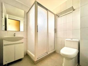 Un baño de Hotel Bután Coronel