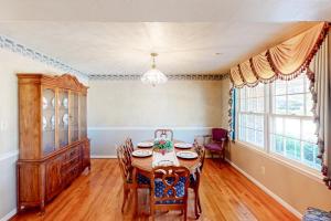 Gallery image of Pondside Lullaby in Griffin