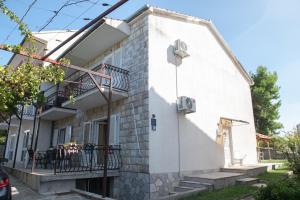 Budova, v ktorej sa dovolenkový dom nachádza