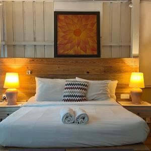 Billede fra billedgalleriet på Kutum's Wooden House - Private Pool, Breakfast & Cafe i Huma + 15 billeder