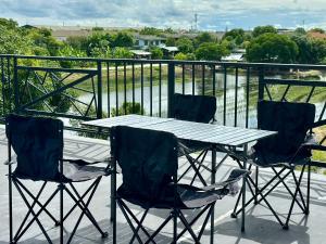 Balkón nebo terasa v ubytování The Nack Resort & Pool Villa บางบัวทอง