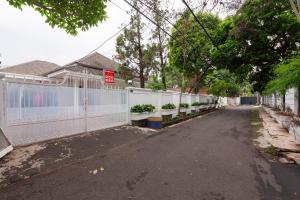 Foto dalla galleria di RedDoorz @ Kemang Dalam a Giacarta