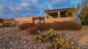 Zahrada ubytování Sunset Views from this Hilltop Fountain Hills Gem