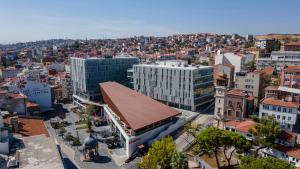 バルケスィルにあるHilton Garden Inn Balikesirの建物のある都市の航空写真