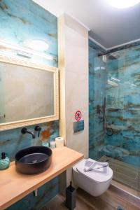 Koupelna v ubytování Serenity Luxe Suites
