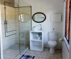 Ванная комната в Knysna N2 Lodge