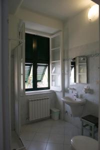 Ένα μπάνιο στο Al Piccolo Scoglio - Room & Breakfast