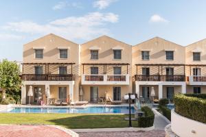 Bazén v ubytování Akron Seascape Resort nebo v jeho okolí