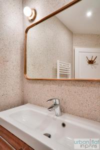 Koupelna v ubytování 33 - Flat Av des Champs-Élysées + 14 fotografií