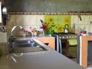 Kuchnia lub aneks kuchenny w obiekcie Isuyama Hostel