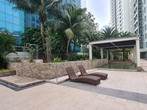 Κήπος έξω από το Central Park Residence Podomoro Condo for Four