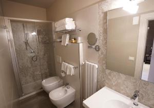 Koupelna v ubytování Hotel Continentale