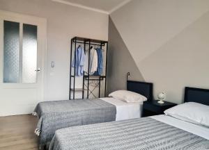 La Crosetta في تورينو: غرفة بسريرين و رف ملابس