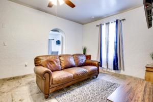 Imagine din galeria proprietății El Paso Vacation Rental about 6 Mi to Downtown! în El Paso