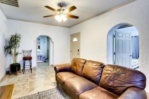 Imagine din galeria proprietății El Paso Vacation Rental about 6 Mi to Downtown! în El Paso